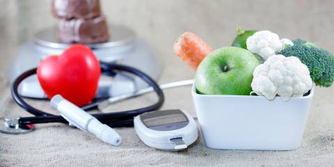 A healthy diet that can prevent diabetes, next to a bad one that can cause it