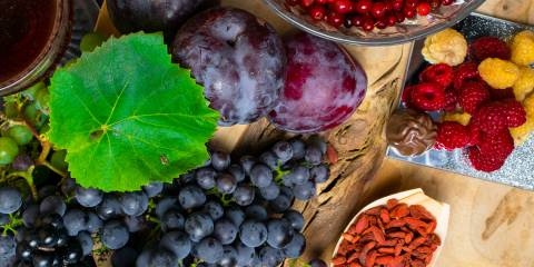 foods rich in the antioxidant resveratrol