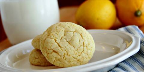 a plate of lemon cookies
