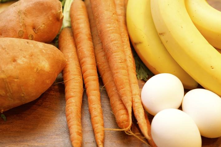 Fruits, veggies, and eggs from the paleo diet
