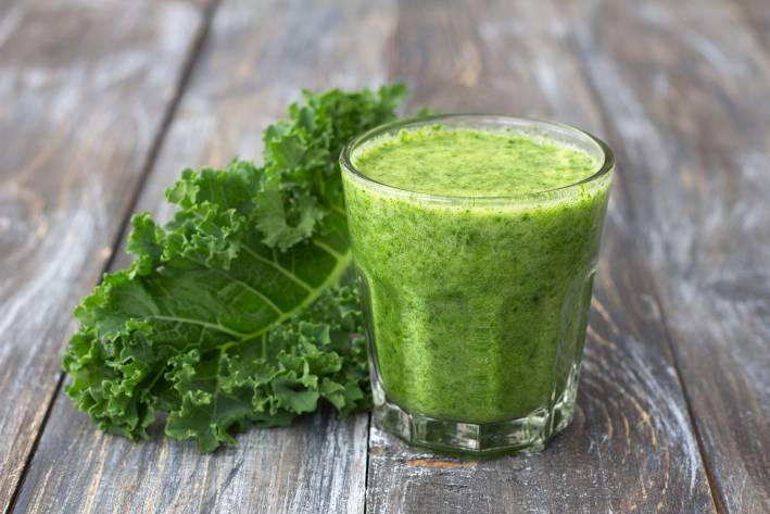 a fresh banana-kale smoothie, thinned with apple juice and lemon