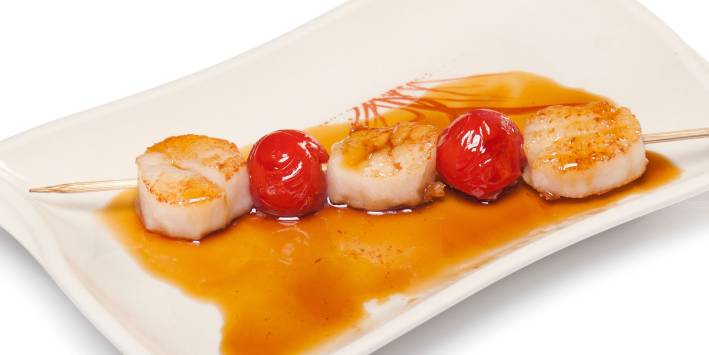 scallops and cherry tomatoes on a skewer