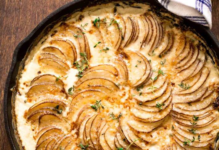 A hot pan of potatoes au gratin