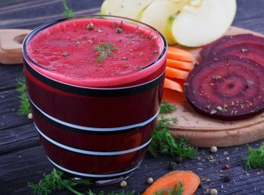 Detox juice made from carrots, beets, and apples