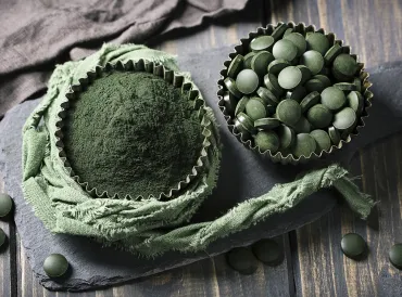 spirulina powder and tablets